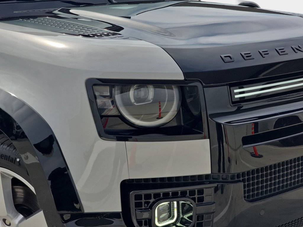 New 2026 Land Rover Defender 110 X AWD/4WD image 32
