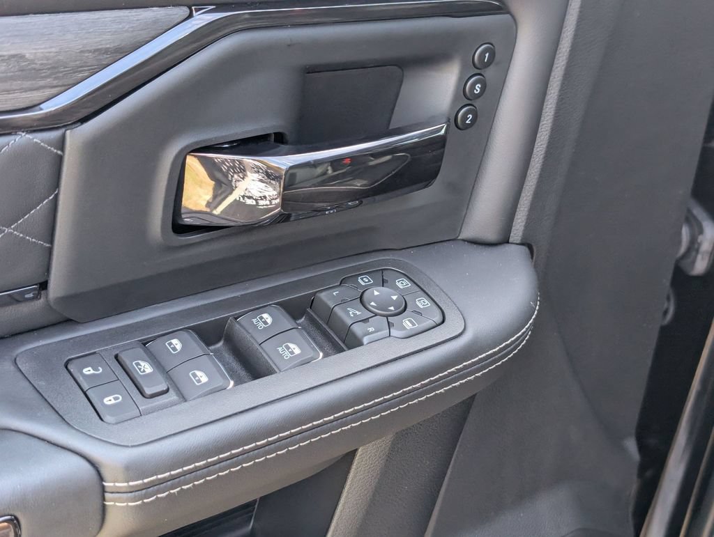 New 2026 RAM 2500 Limited AWD/4WD image 10