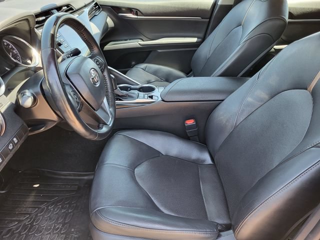 Used 2020 Toyota Camry XLE w/ Sunroof Package FWD image 12