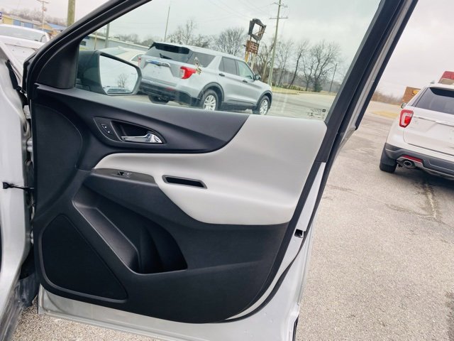 Used 2022 Chevrolet Equinox LS image 16