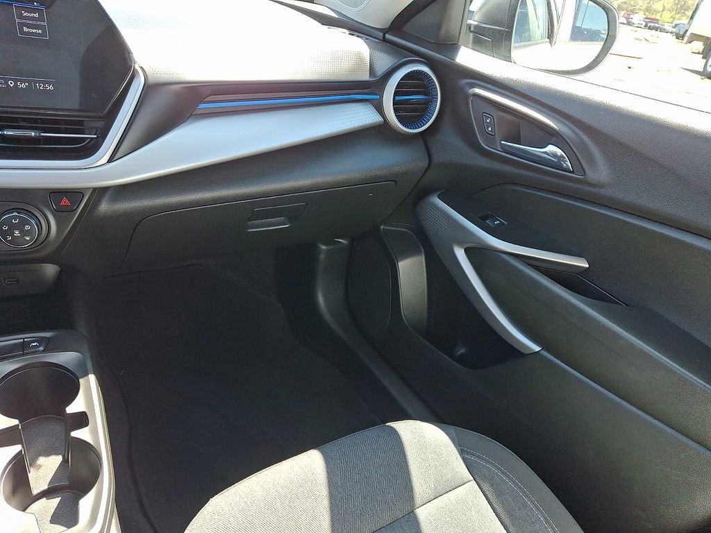 Used 2024 Chevrolet Trax LS image 17