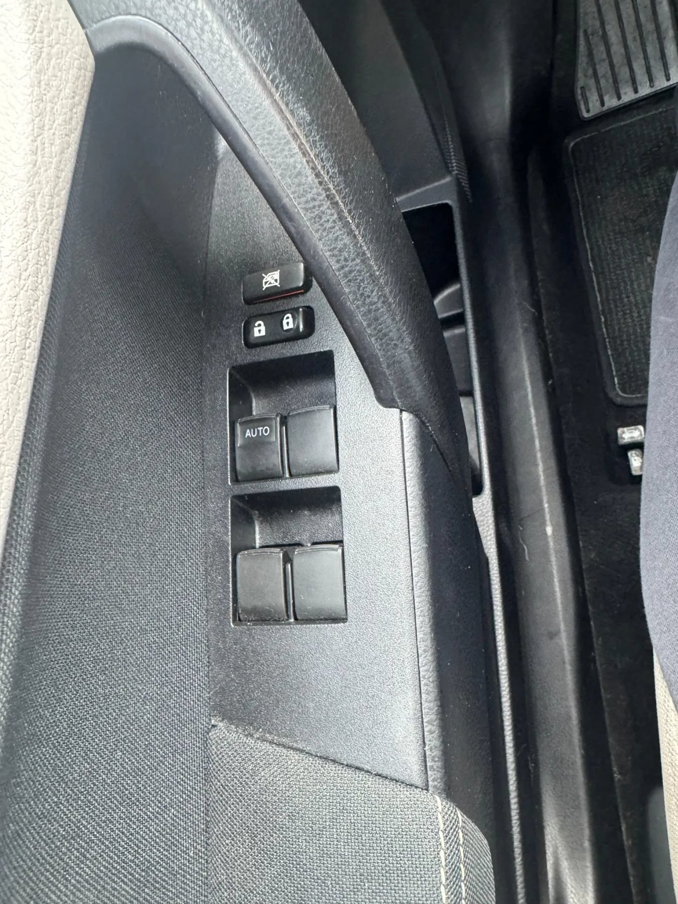 Used 2016 Toyota Corolla LE FWD image 16