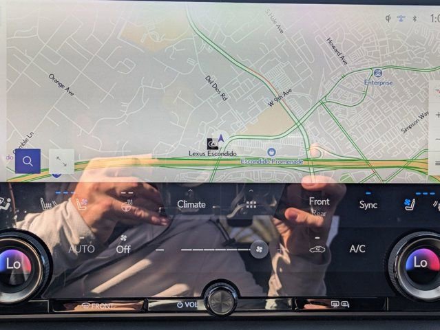 Used 2025 Lexus RX 450h AWD w/ Convenience Package image 22