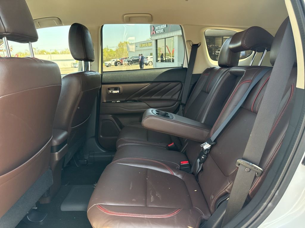 Used 2018 Mitsubishi Outlander 4WD Plug-In Hybrid image 34