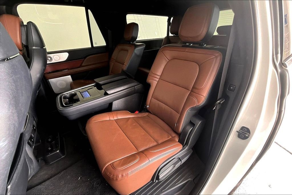 Used 2024 Lincoln Navigator L Reserve image 31