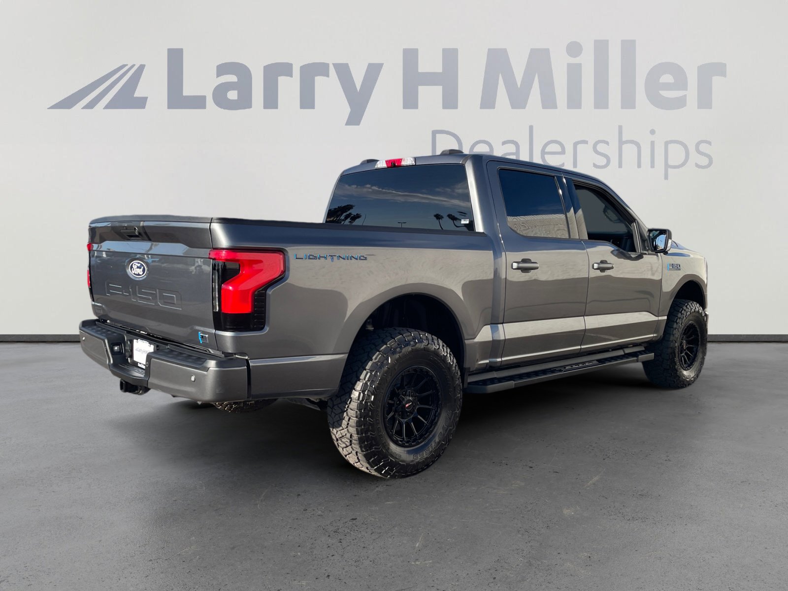 Used 2025 Ford F150 Lightning Flash image 5