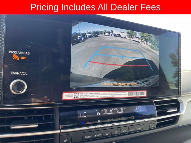 Used 2025 Toyota Sienna XLE FWD image 32