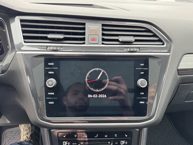 Certified 2023 Volkswagen Tiguan SEL R-Line image 17