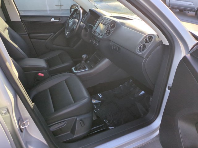 Used 2017 Volkswagen Tiguan Wolfsburg Edition FWD image 22