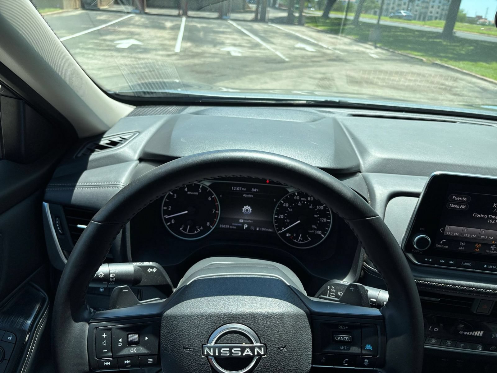 Used 2025 Nissan Rogue SV FWD image 29