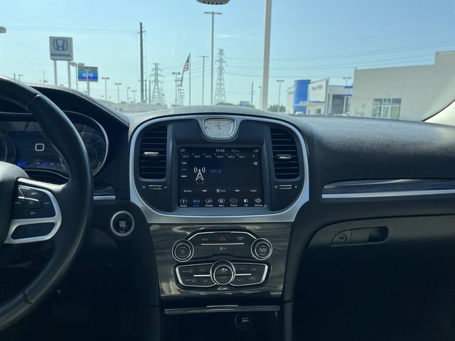 Used 2019 Chrysler 300 Touring w/ Driver Convenience Group RWD image 13