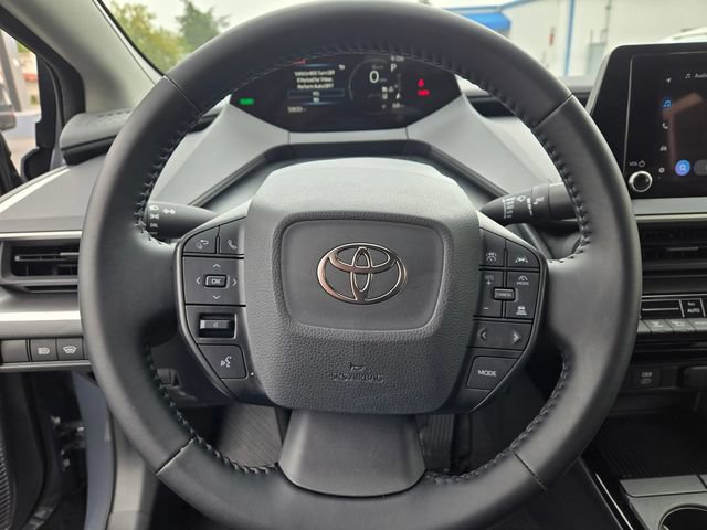 Used 2025 Toyota Prius LE FWD image 27