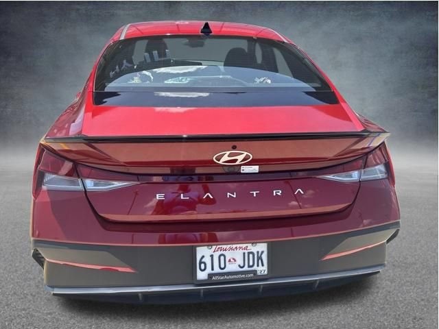 Used 2025 Hyundai Elantra Sport FWD image 8
