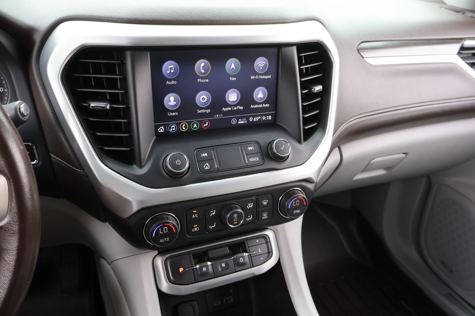 Used 2020 GMC Acadia SLT FWD image 19
