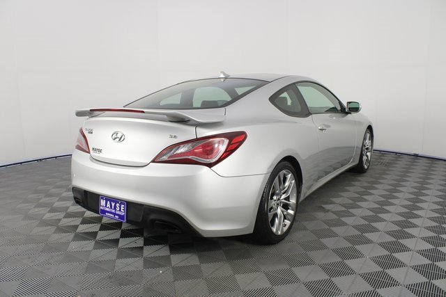 Used 2013 Hyundai Genesis 3.8 image 23