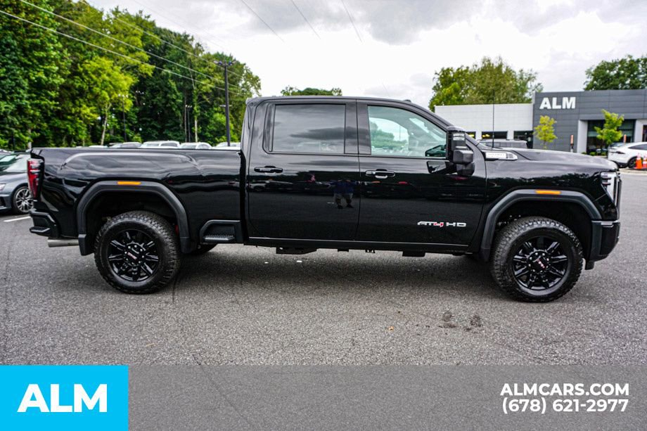 Used 2025 GMC Sierra 2500 AT4 image 9