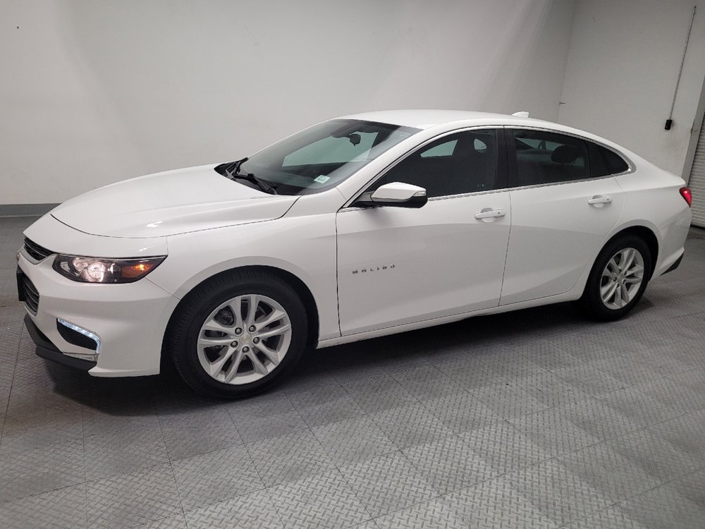 Used 2018 Chevrolet Malibu LT FWD image 2