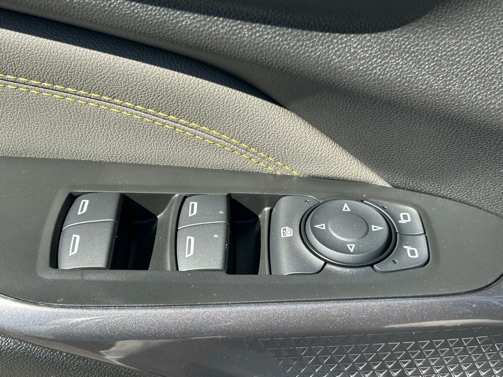 Used 2026 Chevrolet Trax ACTIV w/ Sunroof Package FWD image 31