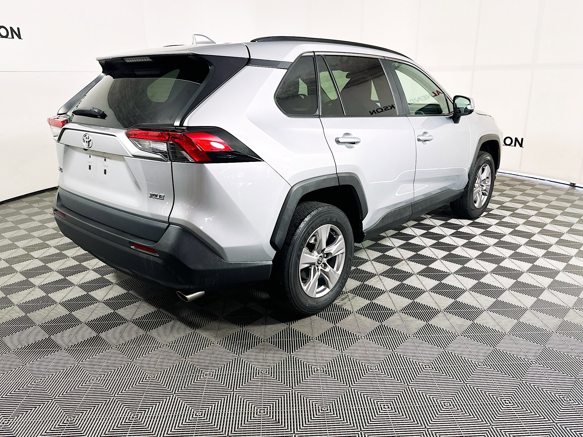 Used 2024 Toyota RAV4 XLE image 3