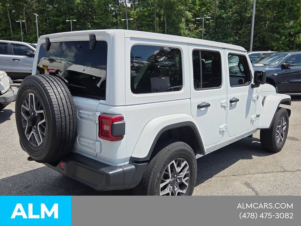 Used 2025 Jeep Wrangler Unlimited Sahara AWD/4WD image 12