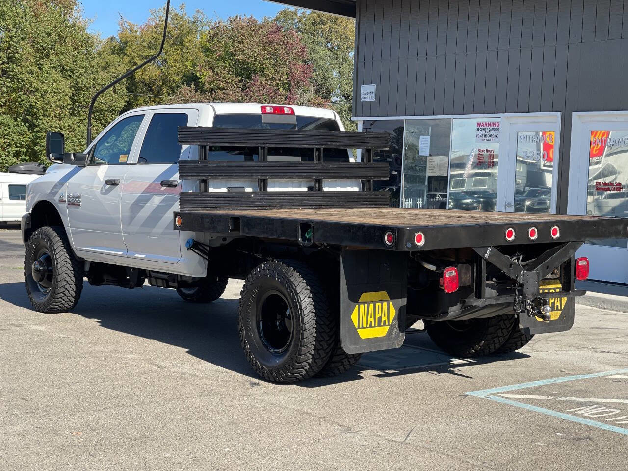 Used 2014 RAM 3500 Tradesman image 22