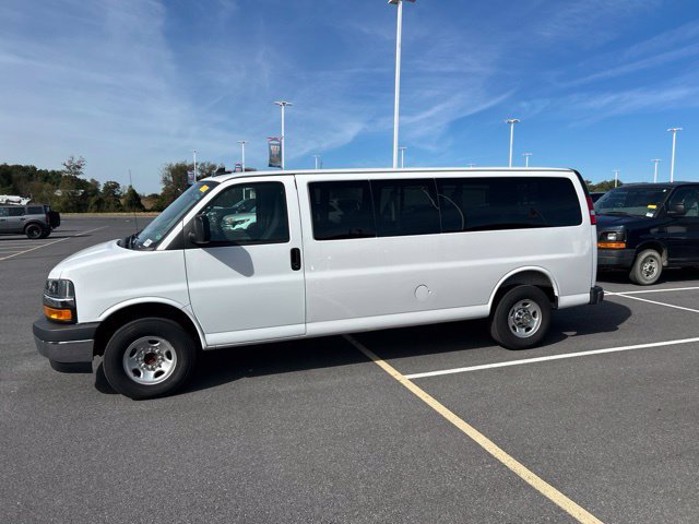 Used 2025 Chevrolet Express 3500 LT w/ LT Preferred Equipment Group RWD image 2