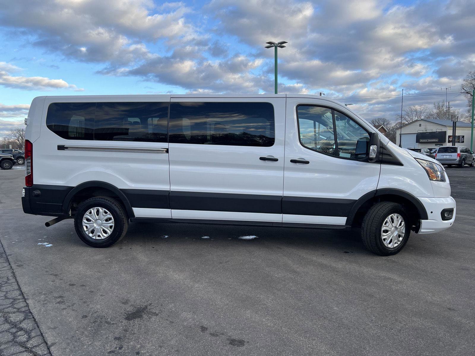 Used 2024 Ford Transit 350 XLT RWD image 3