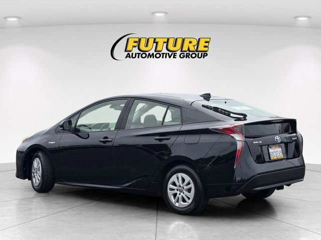 Certified 2017 Toyota Prius Two w/ Carpet Mat Package FWD image 7