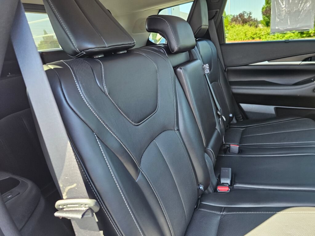 Used 2025 INFINITI QX60 Sensory AWD/4WD image 17