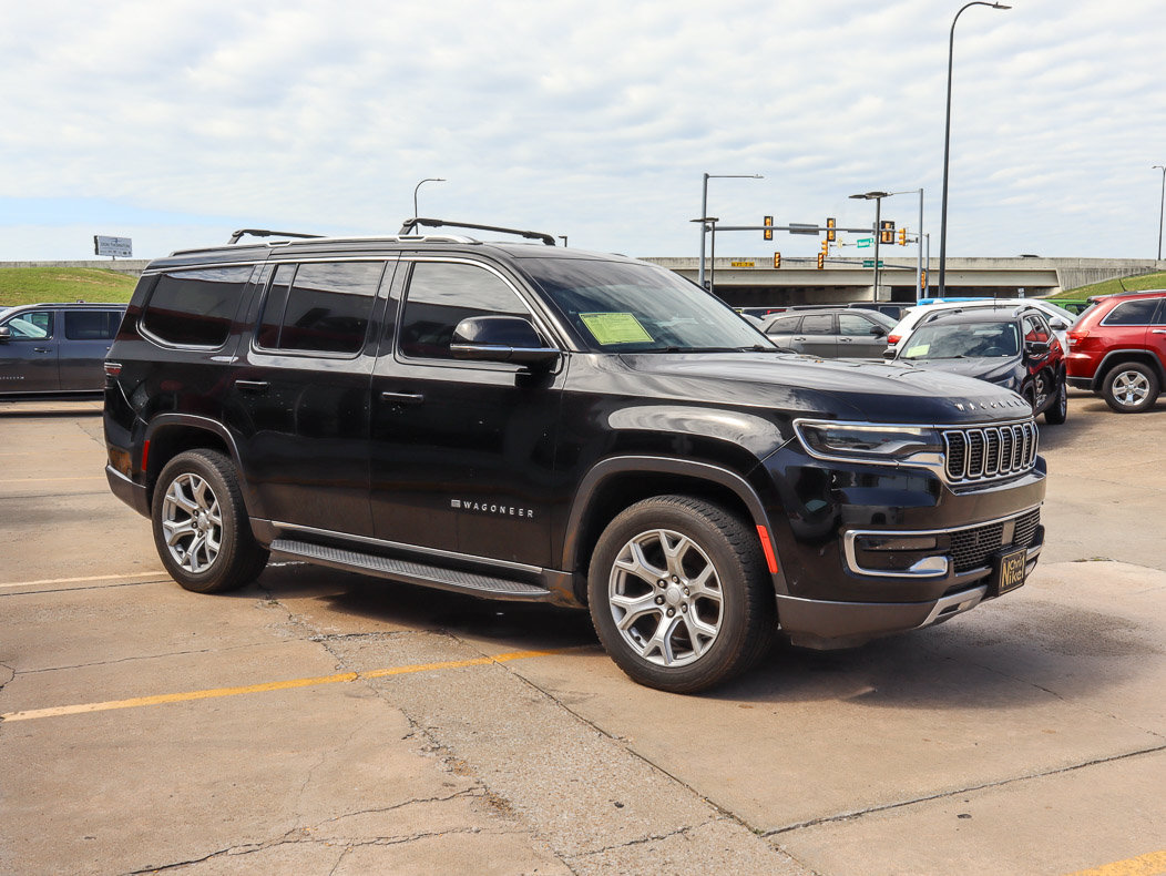 Used 2022 Jeep Wagoneer Series II AWD/4WD image 4
