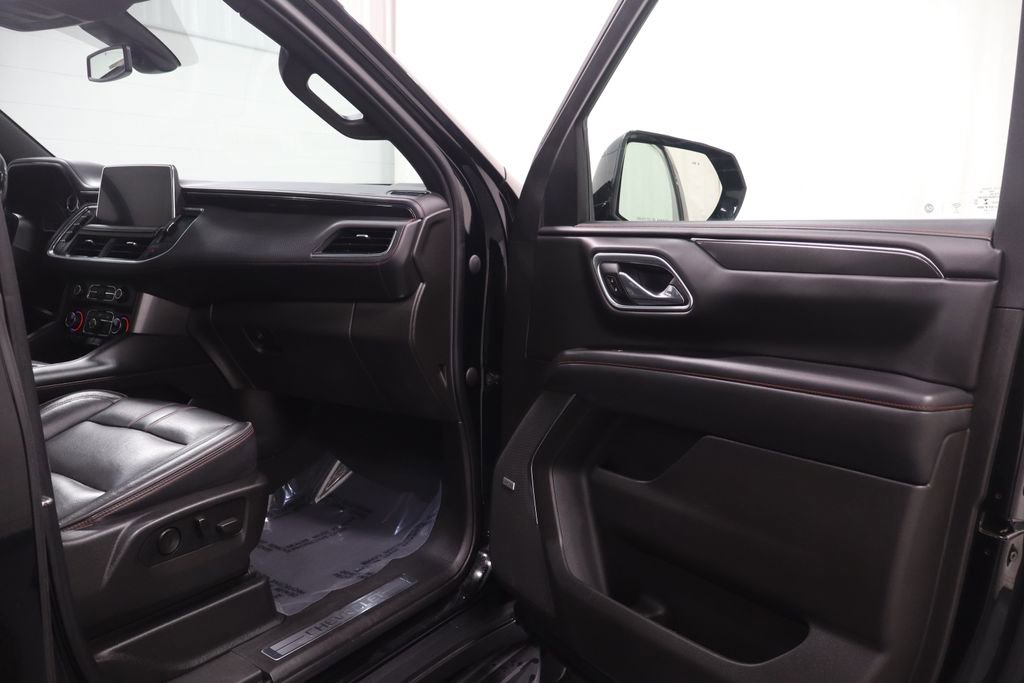 Used 2021 Chevrolet Tahoe RST w/ Luxury Package AWD/4WD image 15