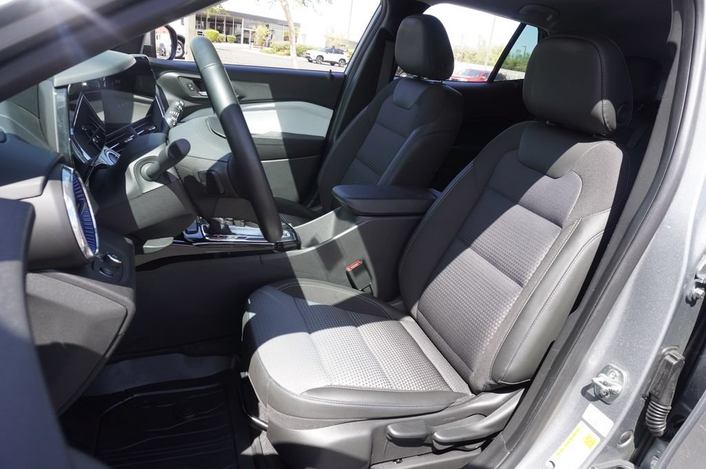 Used 2024 Chevrolet Trax LT w/ Driver Confidence Package FWD image 17