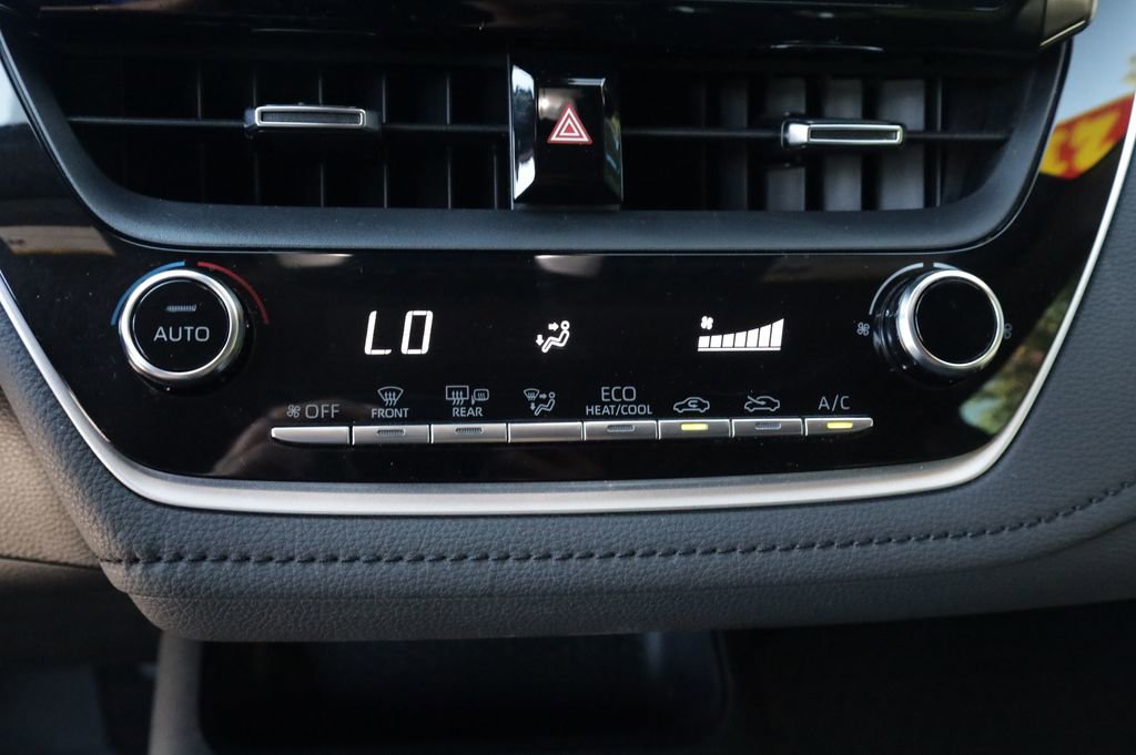 Used 2021 Toyota Corolla SE image 9