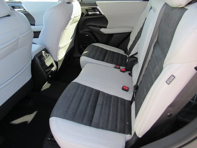 New 2026 Mitsubishi Outlander SE FWD image 8