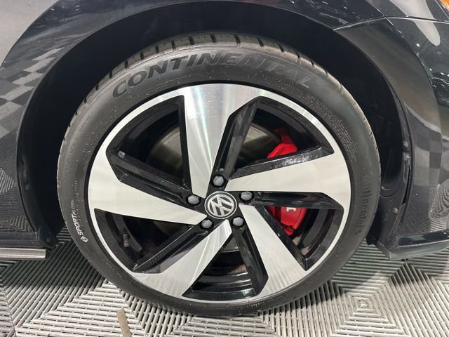 Used 2020 Volkswagen GTI SE FWD image 33