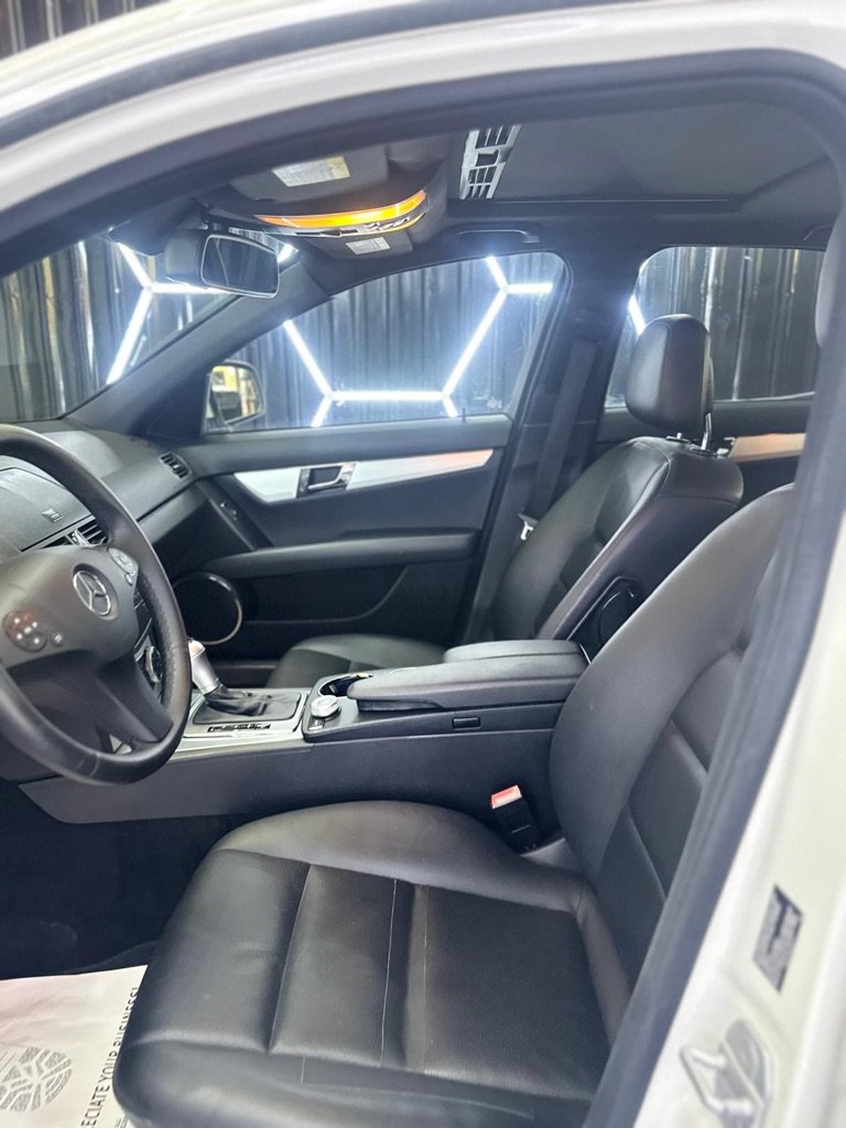 Used 2009 Mercedes-Benz C 300 Sedan image 28