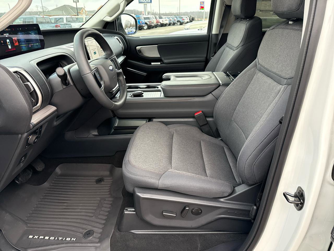 New 2025 Ford Expedition Active AWD/4WD image 28