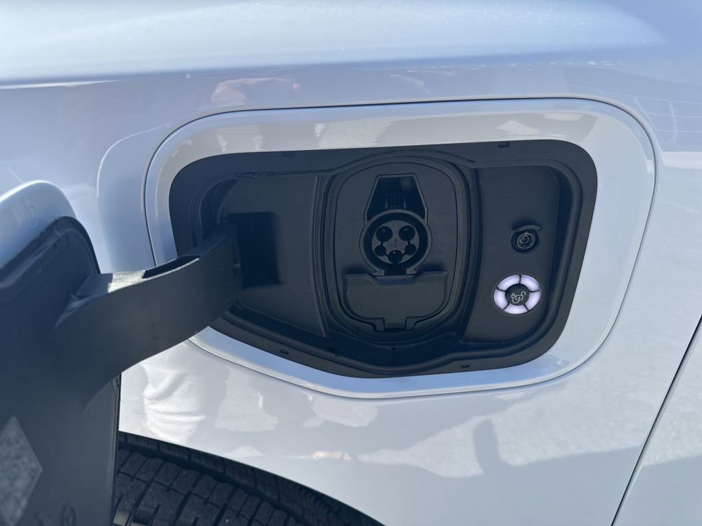 Used 2024 Ford F150 Lightning Pro image 7