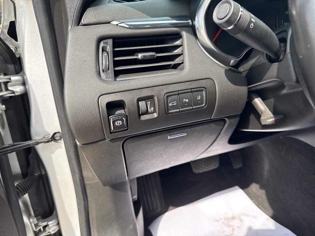 Used 2017 Chevrolet Impala Premier FWD image 26