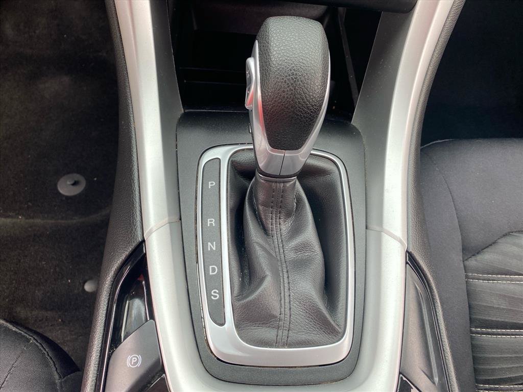 Used 2016 Ford Fusion SE FWD image 12