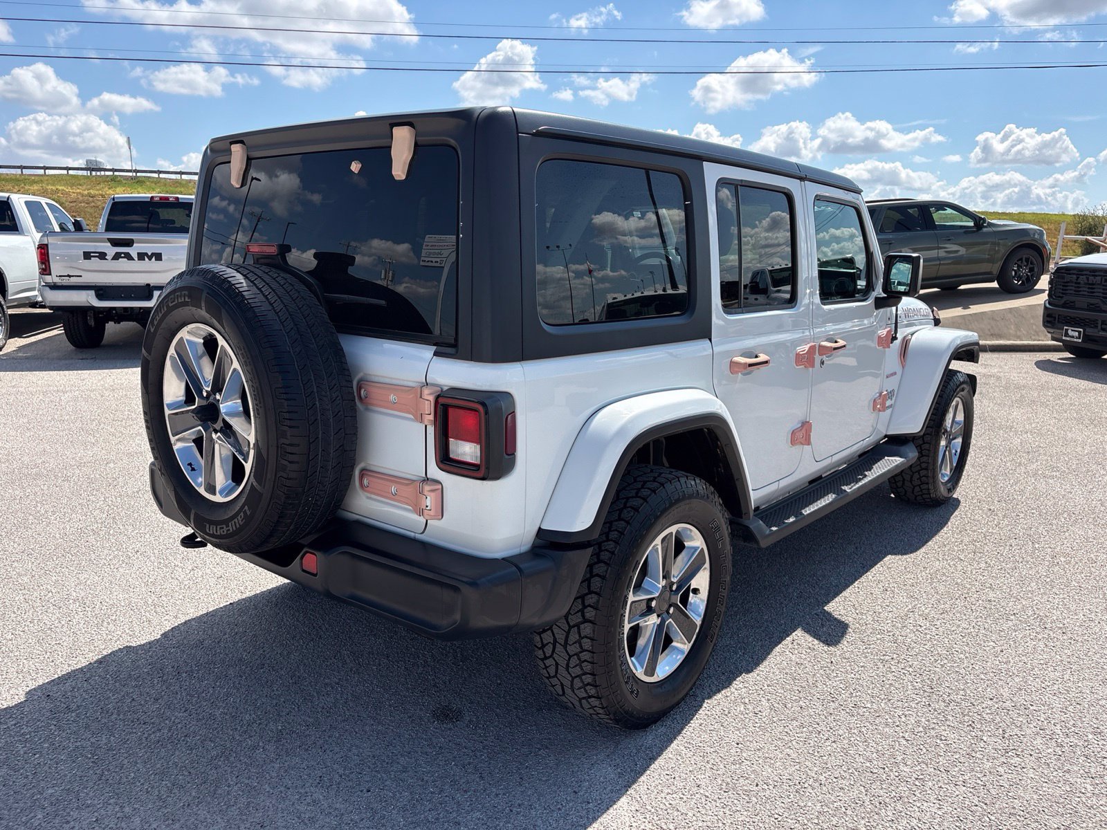 Used 2020 Jeep Wrangler Unlimited Sahara AWD/4WD image 6