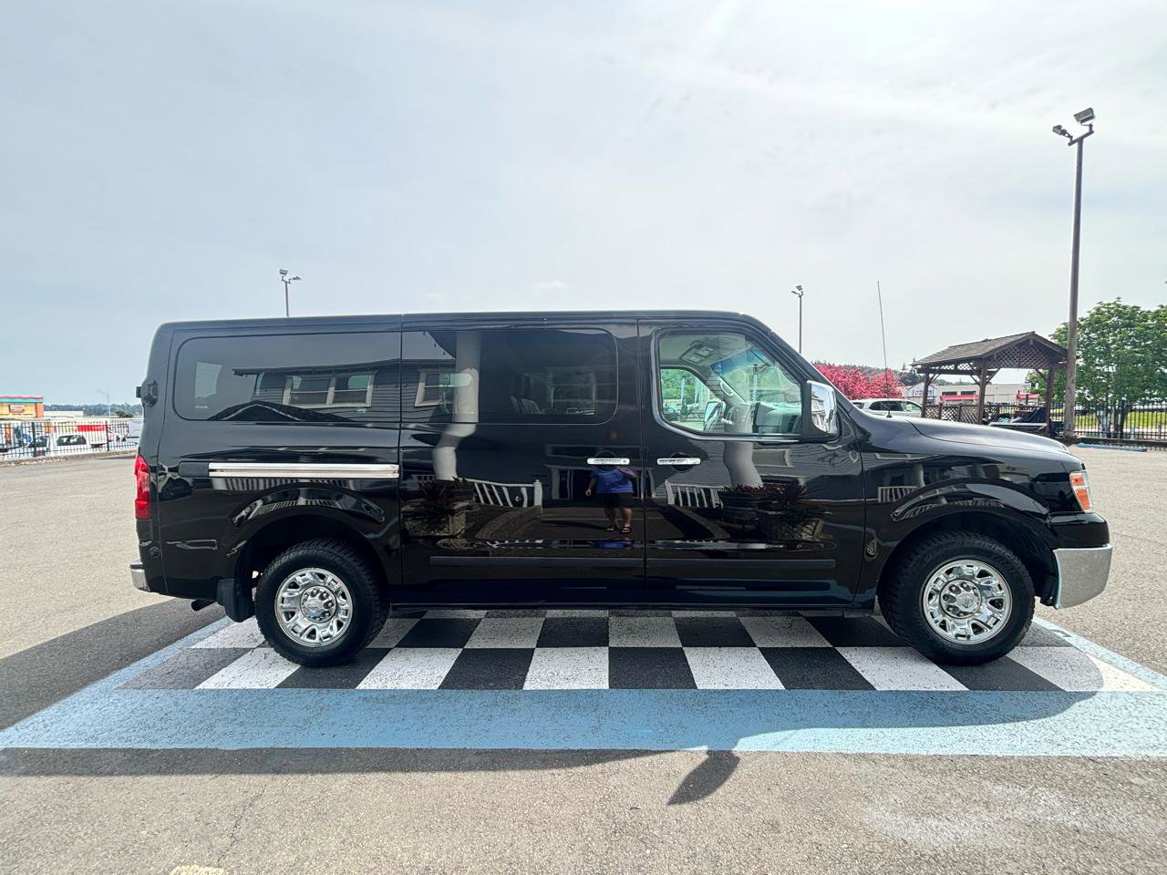 Used 2017 Nissan NV 3500 SL RWD image 6