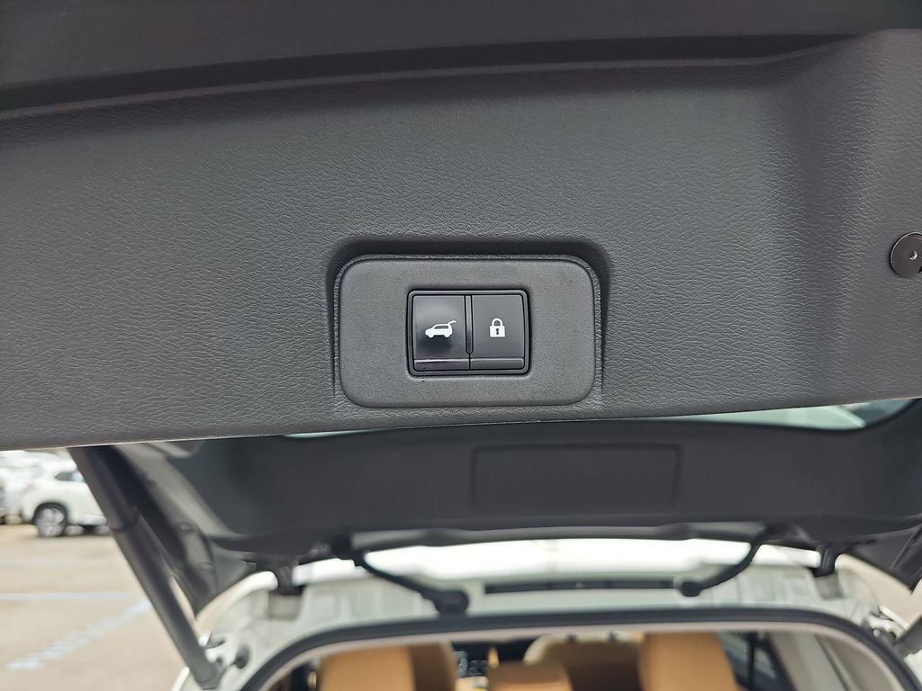 Used 2023 Nissan Rogue Platinum w/ Platinum Premium Package image 17