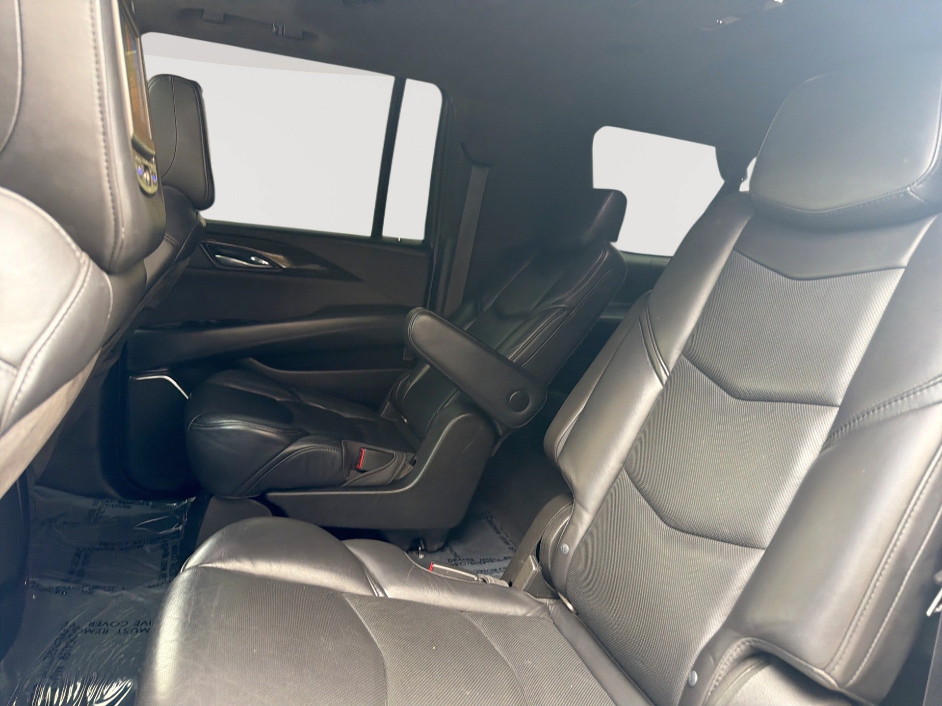 Used 2018 Cadillac Escalade ESV Platinum RWD image 26