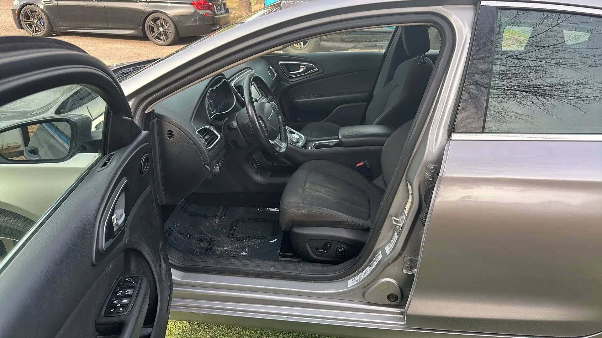 Used 2016 Chrysler 200 Limited w/ Convenience Group image 14