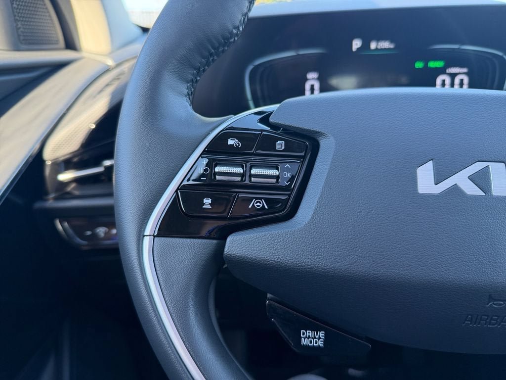 Used 2025 Kia Niro FWD image 15