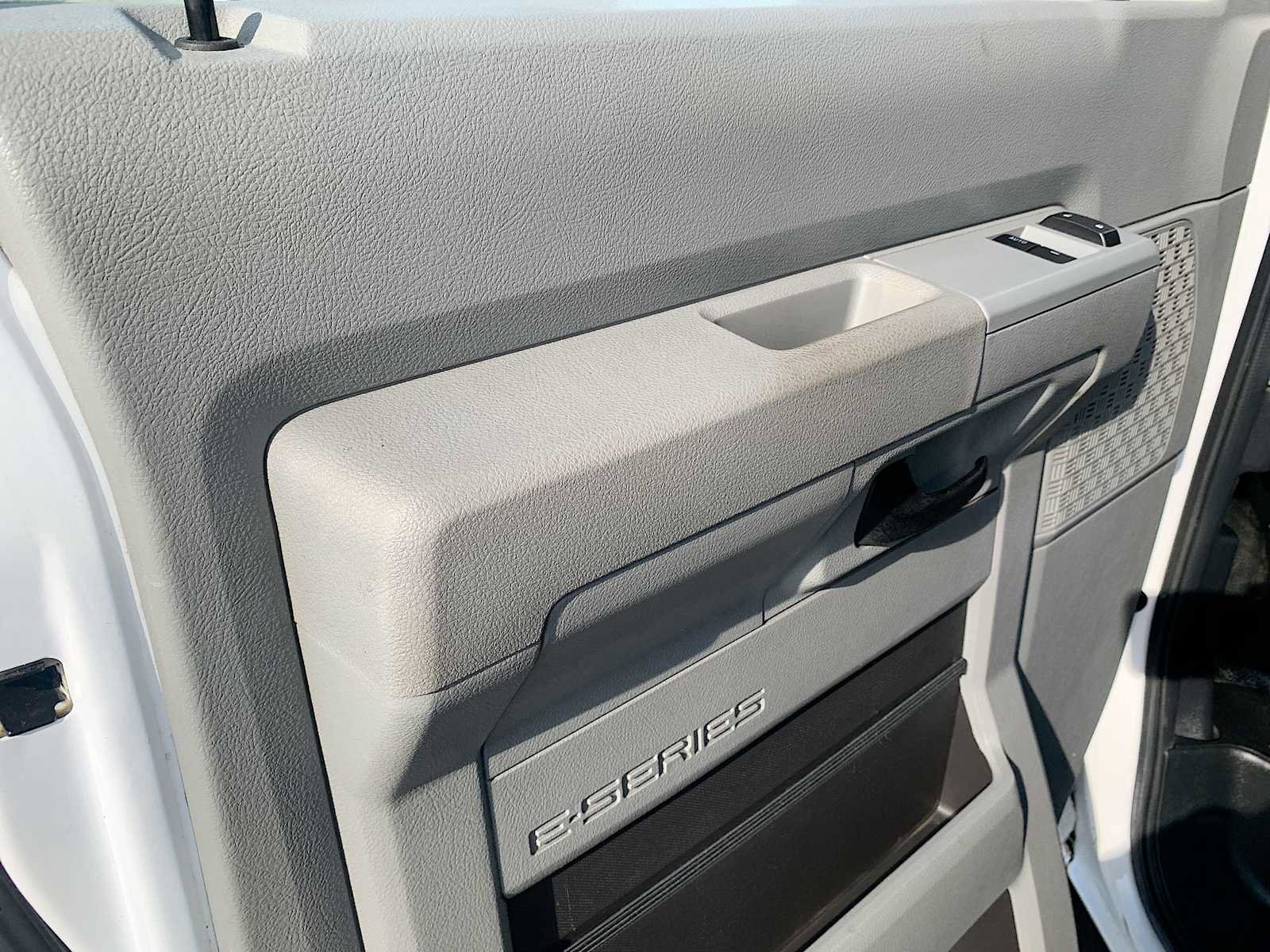 Used 2017 Ford E-450 and Econoline 450 Super Duty w/ Power Windows & Locks Group RWD image 18