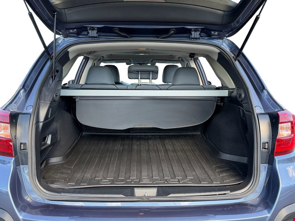 Used 2018 Subaru Outback 3.6R Limited AWD/4WD image 11