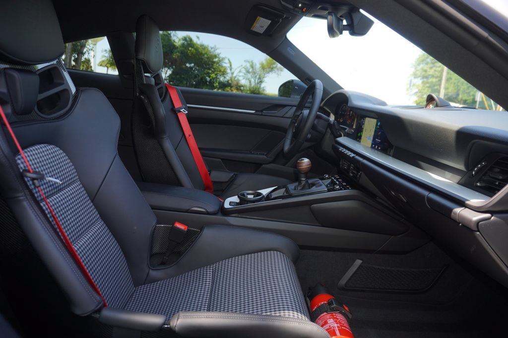 Used 2025 Porsche 911 Carrera T RWD image 45