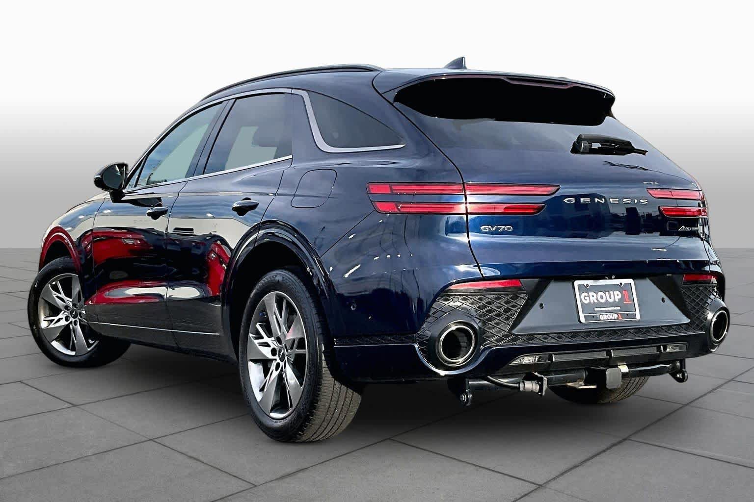 Used 2022 Genesis GV70 3.5T Sport w/ Sport Advanced Package AWD/4WD image 12